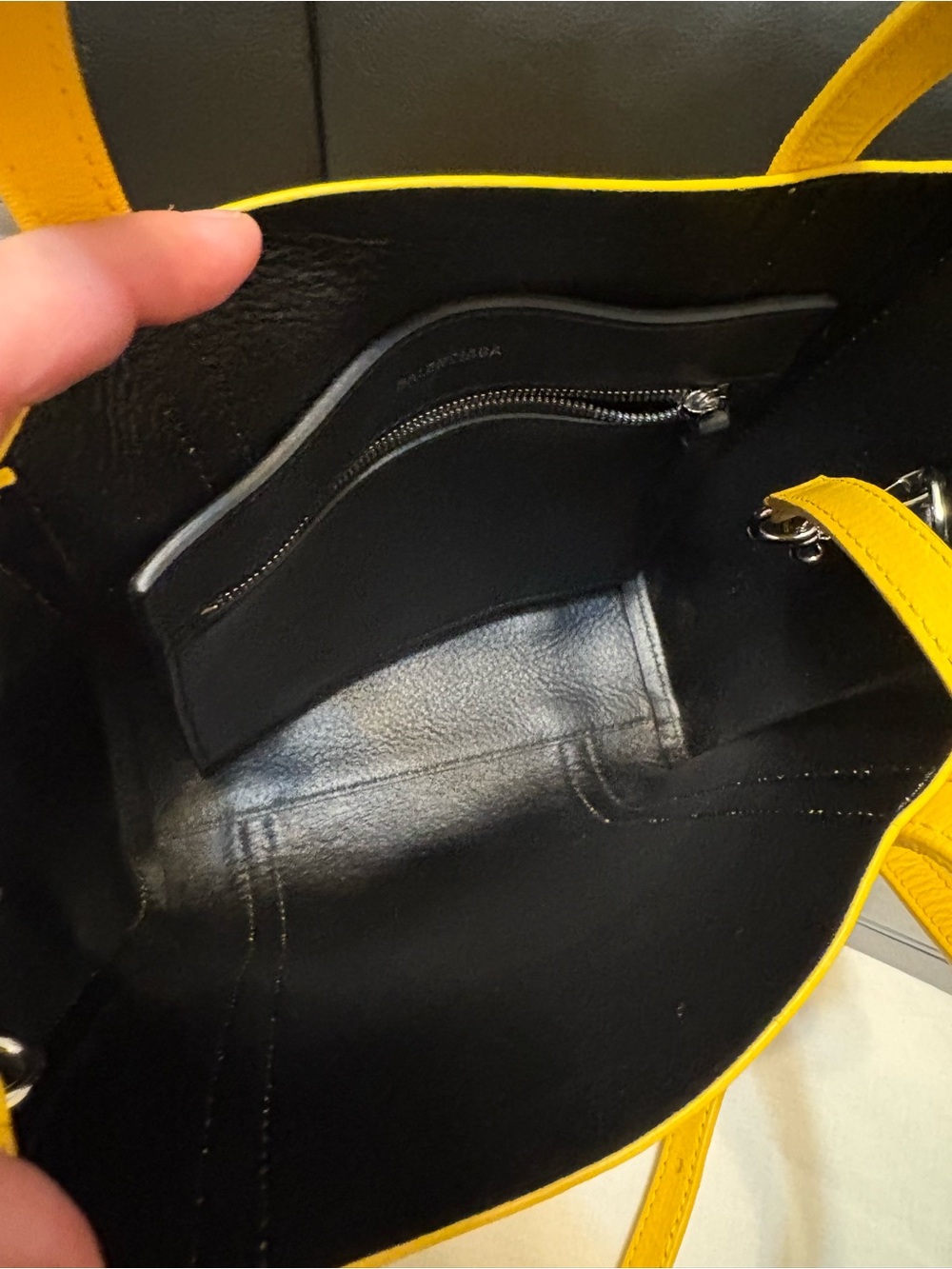 Balenciaga Yellow Leather handbag/tote full inclusion - Picture 4 of 8